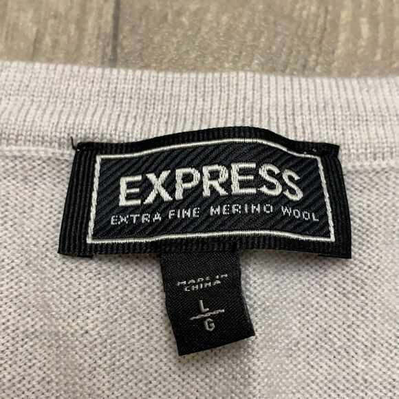 Mens NWOT Express 100% Merino Wool V-Neck Pullover Sweater - Picture 3 of 7